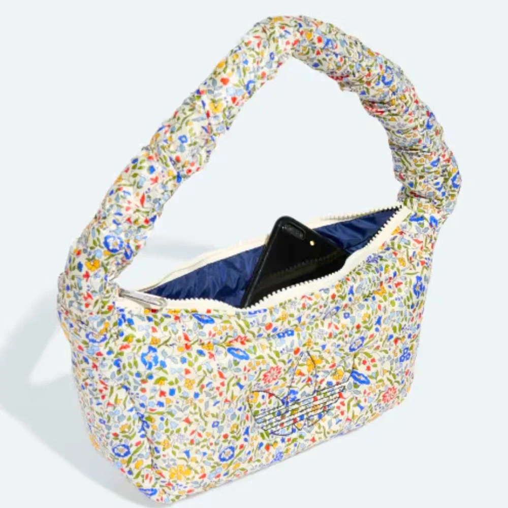 💐 ADIDAS X LIBERTY LONDON SHOULDER BAG 💐 - Picture 3 of 3